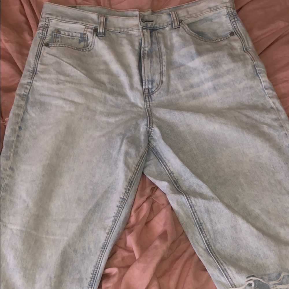 American Eagle mom jeans